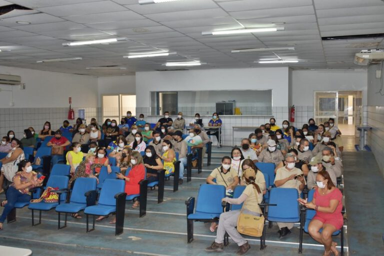 SMS promove palestra informativa sobre leishmaniose voltada para profissionais da Saúde