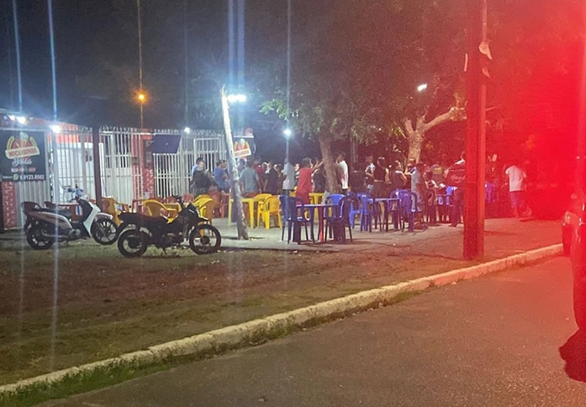Câmera de segurança registra assassinato de jovem em bar