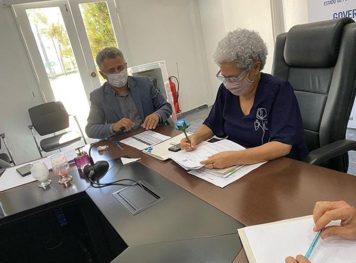 Regina Sousa autoriza concurso para professor e técnico na UESPI; veja vagas