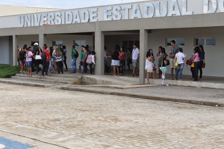 Campus de Picos: Turma do terceiro bloco de Licenciatura em Pedagogia promove o I Seminário de Didática da UESPI