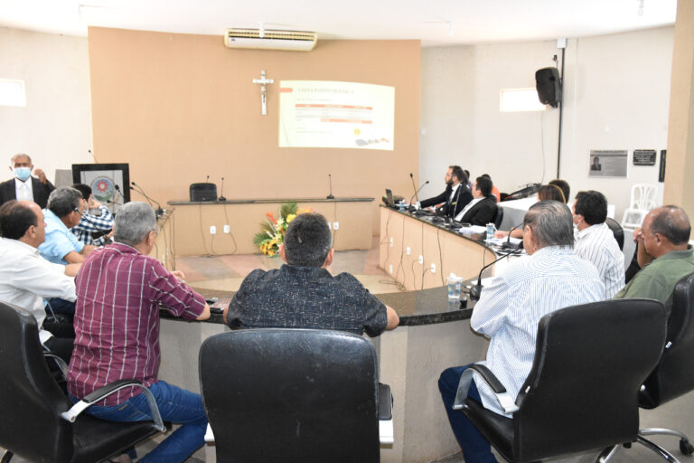 Vereadores participam de reunião sobre contratação de empréstimo pela Prefeitura de Picos