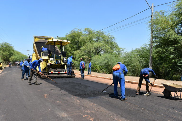 Prefeitura de Picos contempla Avenida Beira Rio com novo asfalto
