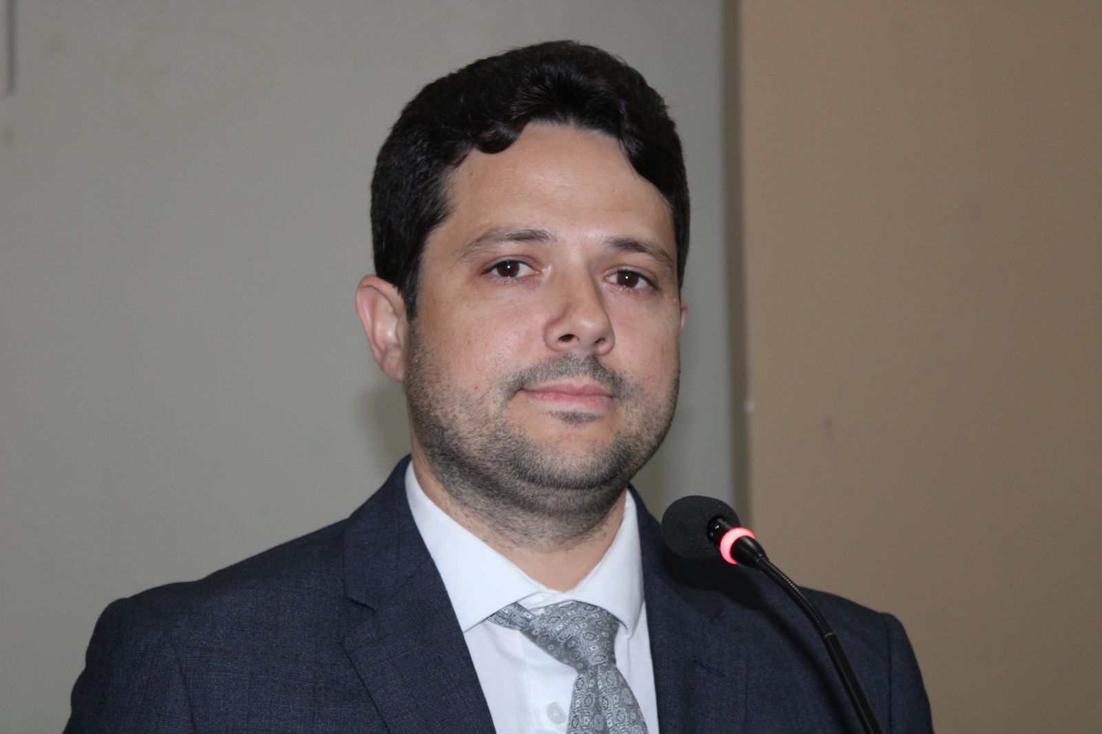Vereador Eriberto Barros anuncia rompimento com o governo de Gil Paraibano