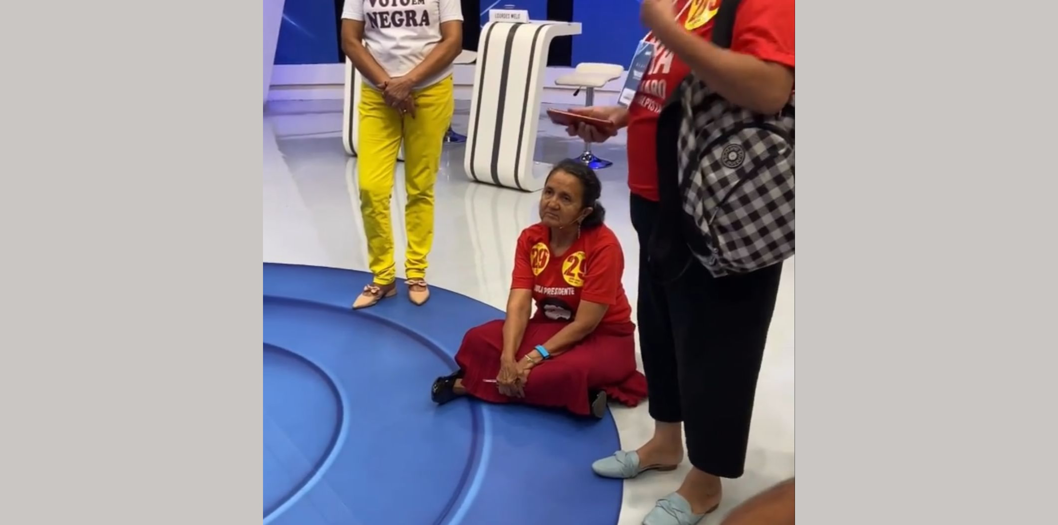 Vídeo: Lourdes Melo faz protesto em debate ao vivo após saber que candidato estava armado