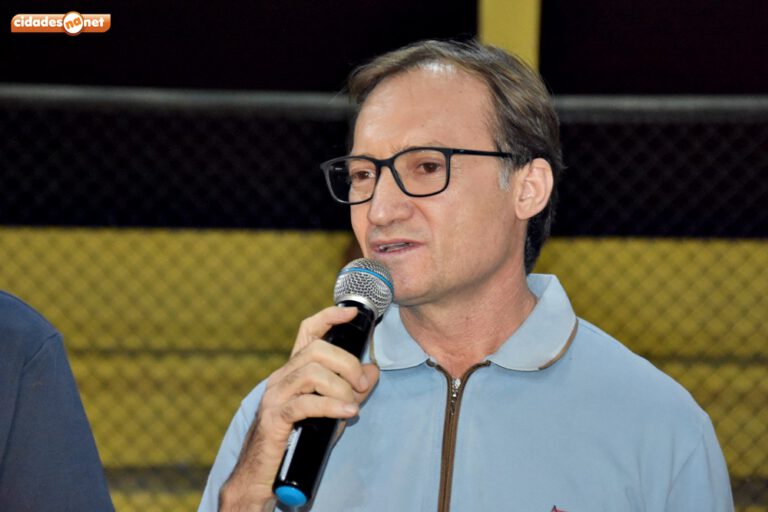 Ex-prefeito de Massapê do Piauí é notificado por acumulo ilegal de cargos