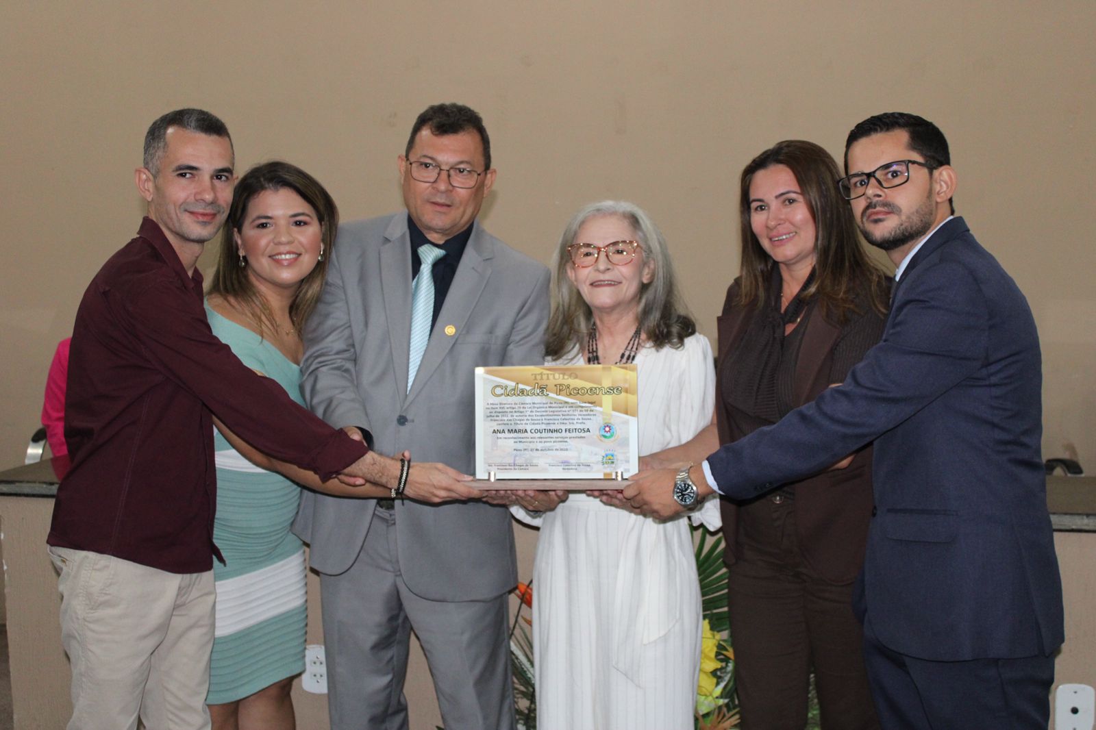 Professora Ana Maria Coutinho recebe título de cidadania picoense