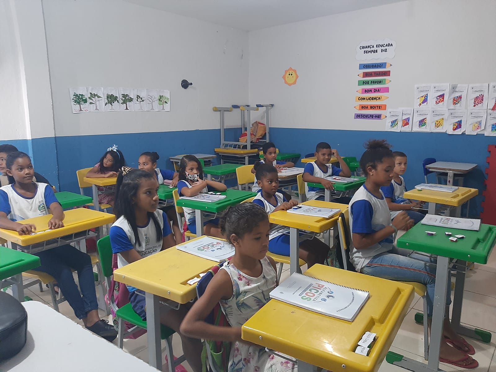 Alunos do Projeto Alfabetiza Picos apresentam avanços nos primeiros meses de aula