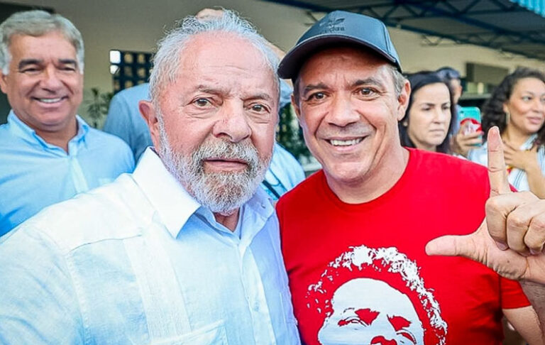‘Perdeu, mané’ vira nova música de criador de ‘Tá na hora do Jair’; ouça