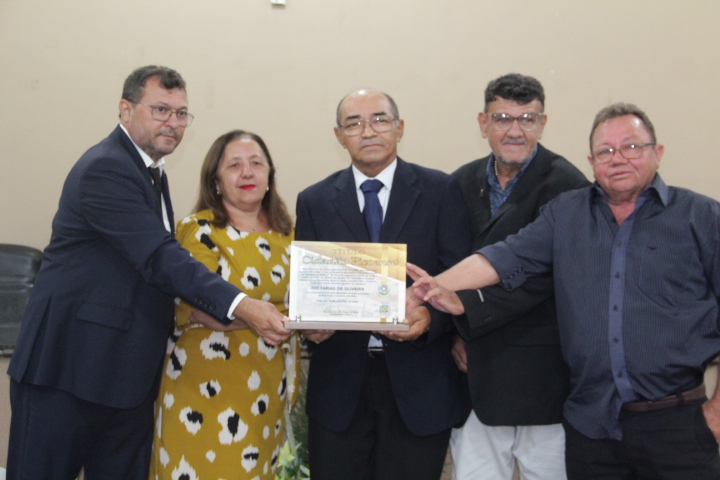 Jornalista Ivo Farias recebe título de cidadania picoense