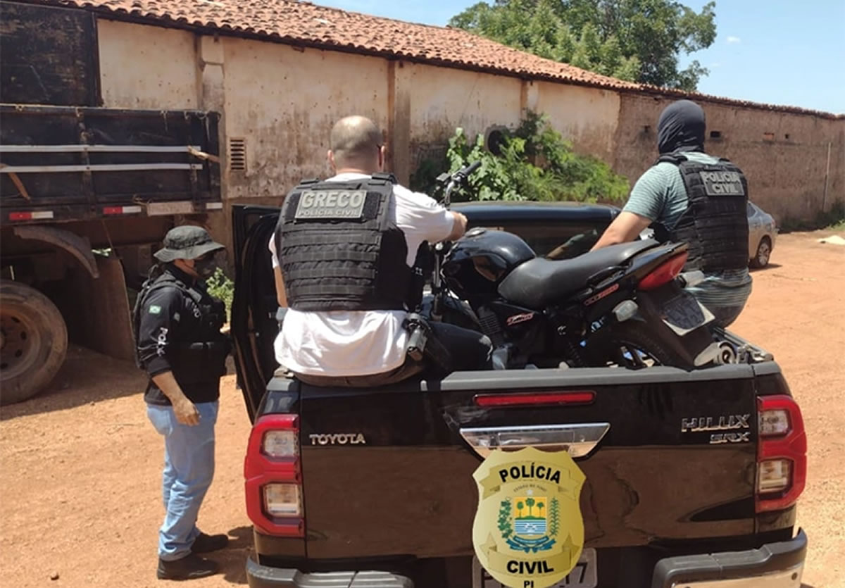 Cabo da PM é preso suspeito de ficar com moto roubada e extorquir dono