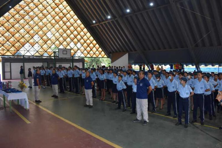 Escola cívico-militar de Picos terá destino divulgado após reunião na Secretaria Municipal de Educação