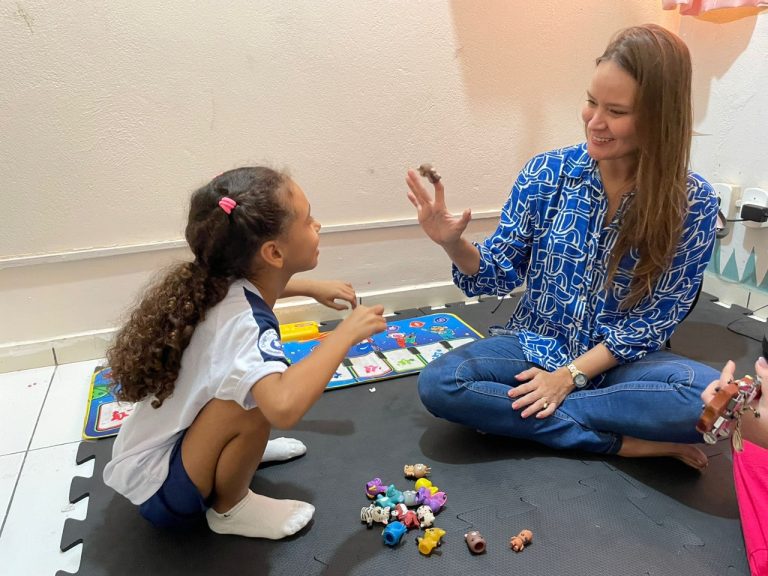 Secretaria de Saúde promove Projeto de Musicoterapia para crianças com autismo e síndrome de down
