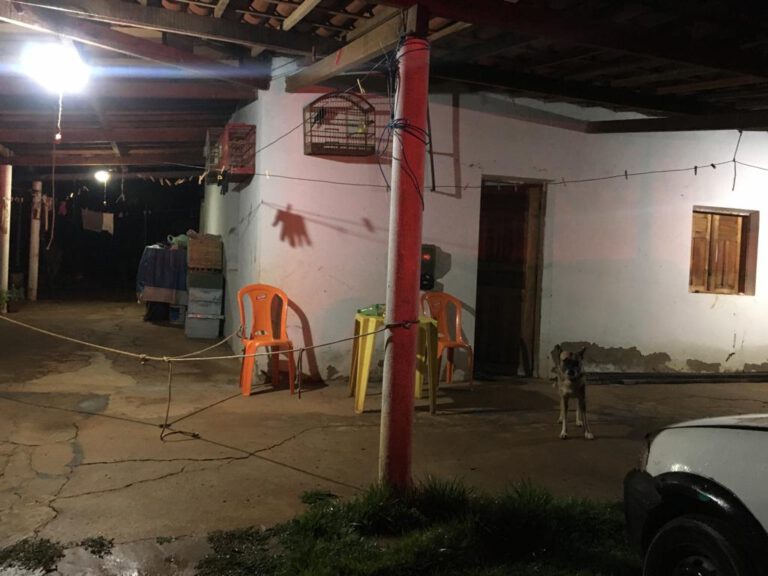 Casal é alvejado com tiros na frente da filha na Zona Rural de Isaías Coelho