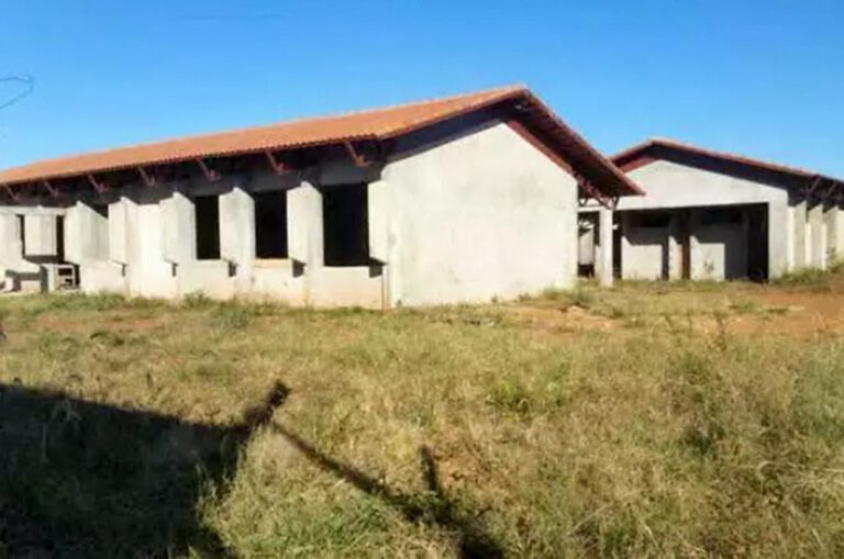 Quase 300 obras federais estão paralisadas no Piauí
