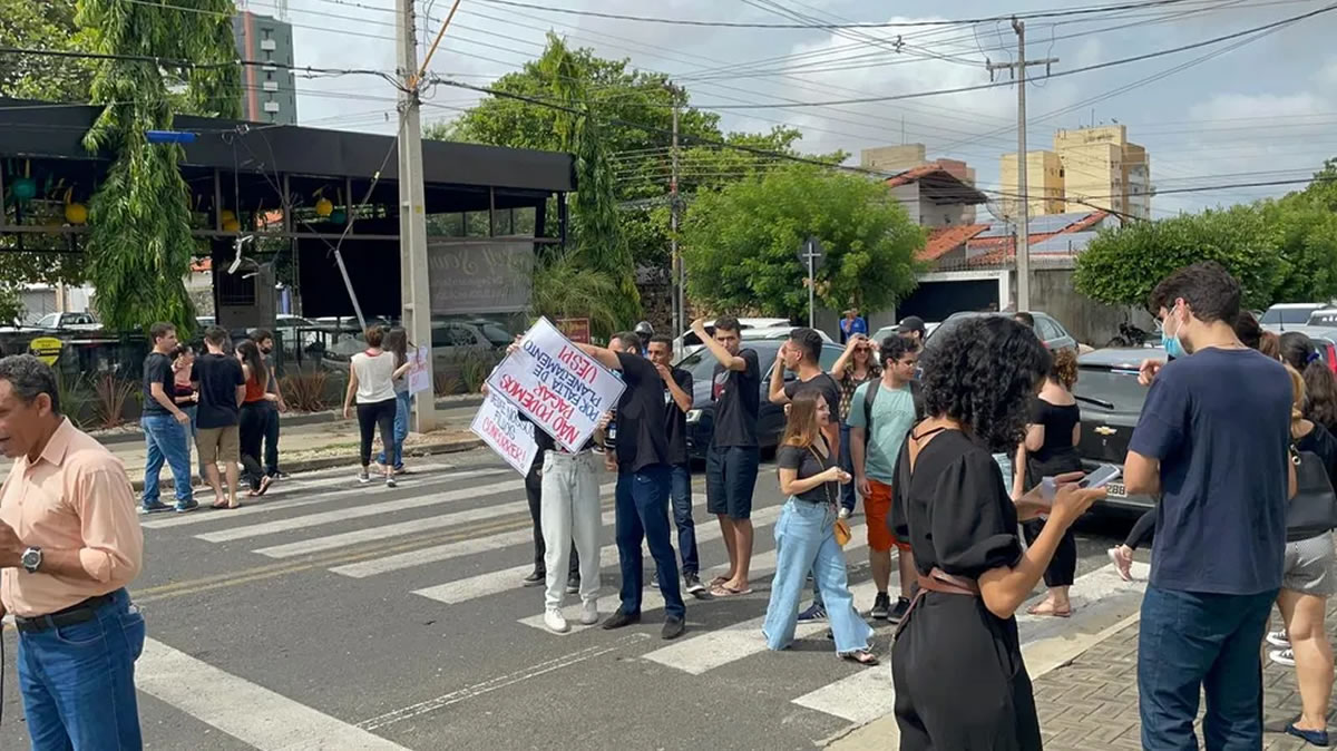 Ministério Público recomenda que Uespi reveja decisão de cancelar primeiro semestre de 2023