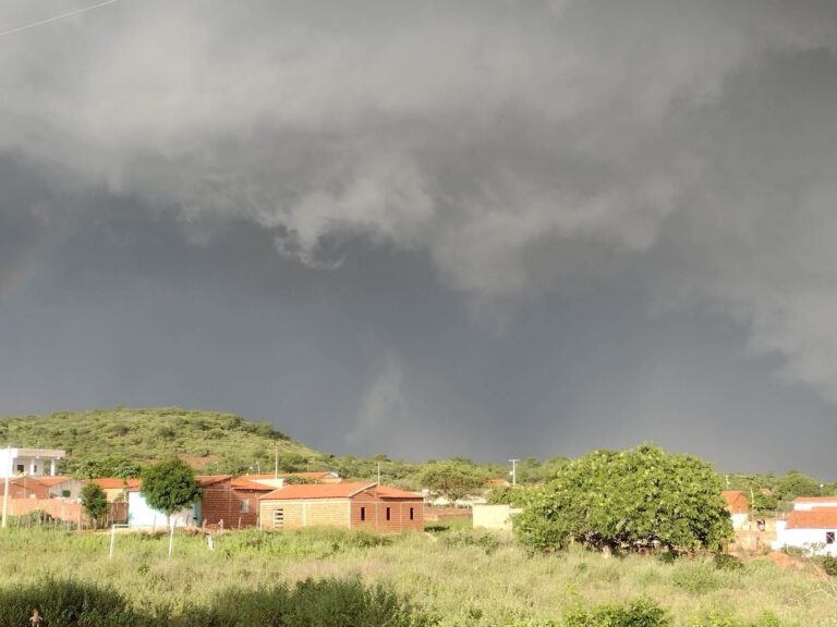 Chuvas persistentes em Picos durante a Semana Santa trazem benefícios para agricultura e reservatórios