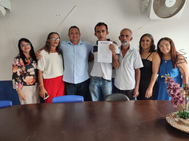 Prefeito Miguel Rodrigues empossa concursados na área da Saúde e Educação de Itainópolis