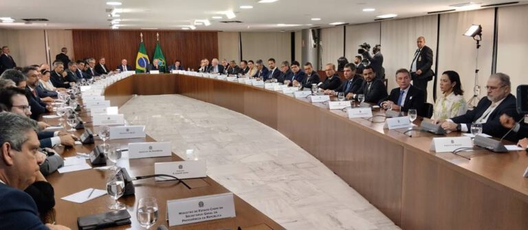 Após encontro de governadores com Lula, Rafael Fonteles diz que estados ajudaram a restabelecer a ordem no Brasil