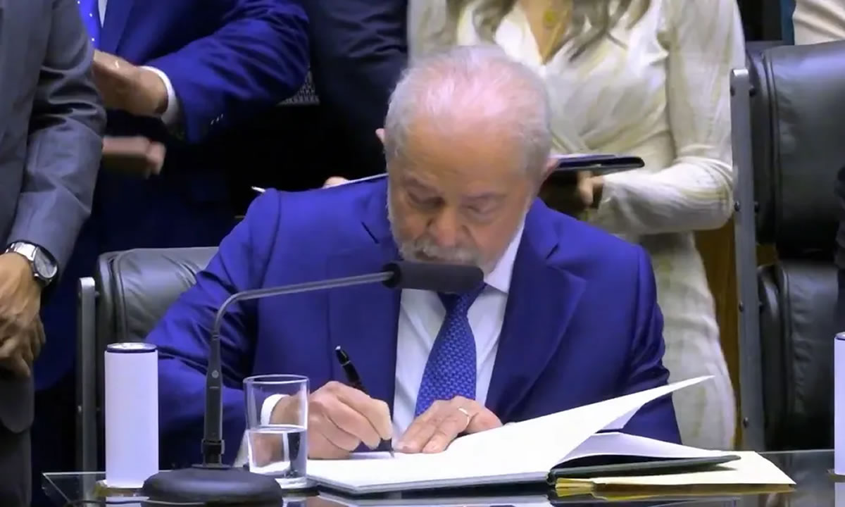 Caneta dada por piauiense a Lula foi comprada em Picos
