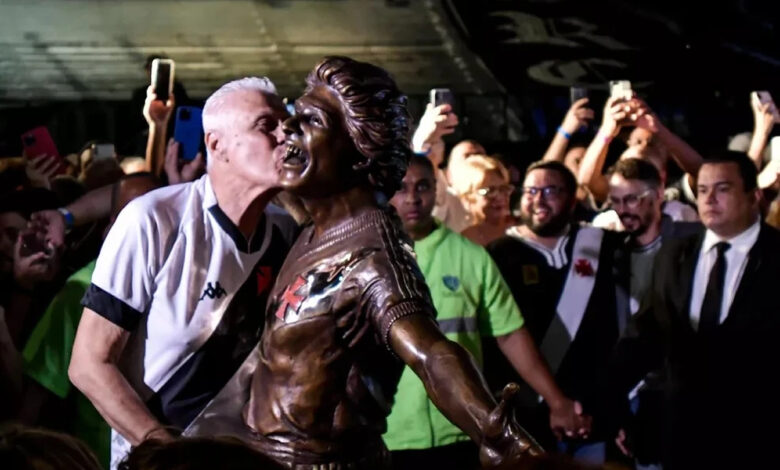 Morre Roberto Dinamite, ídolo do Vasco, aos 68 anos Morre Roberto Dinamite, ídolo do Vasco, aos 68 anos