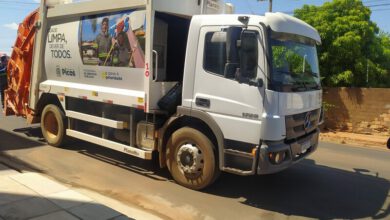 Secretaria de Serviços Públicos intensificam os trabalhos de coleta de lixo (Foto: Rawena Sousa)