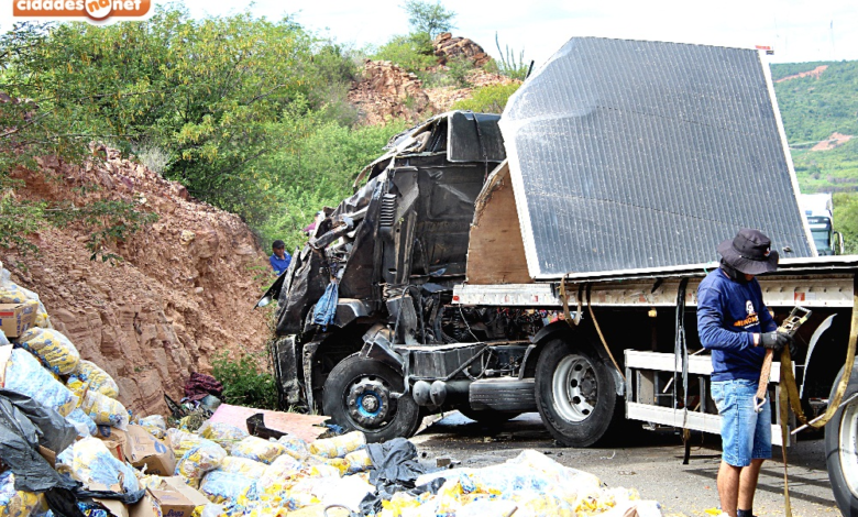 Acidente na "ladeira do S", na BR-316 em Marcolândia - Foto: CidadesnaNet