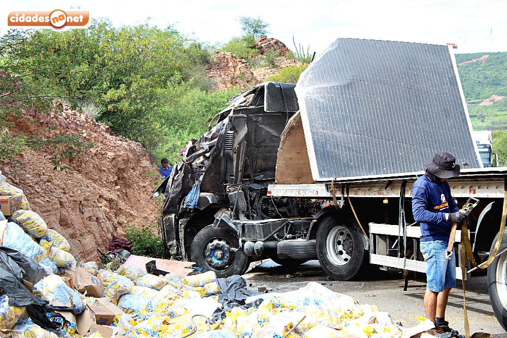 Acidente na "ladeira do S", na BR-316 em Marcolândia - Foto: CidadesnaNet