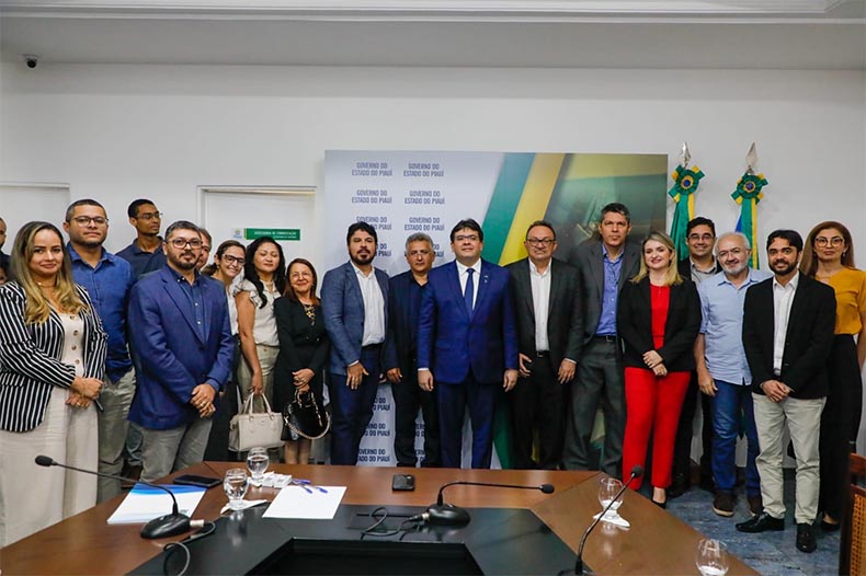 Governador amplia de R$ 9 milhões para R$ 19 milhões recursos nas bolsas da Uespi e Fapepi