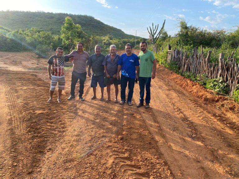 Prefeitura de Itainópolis recupera trecho da estrada vicinal da localidade Maxixe