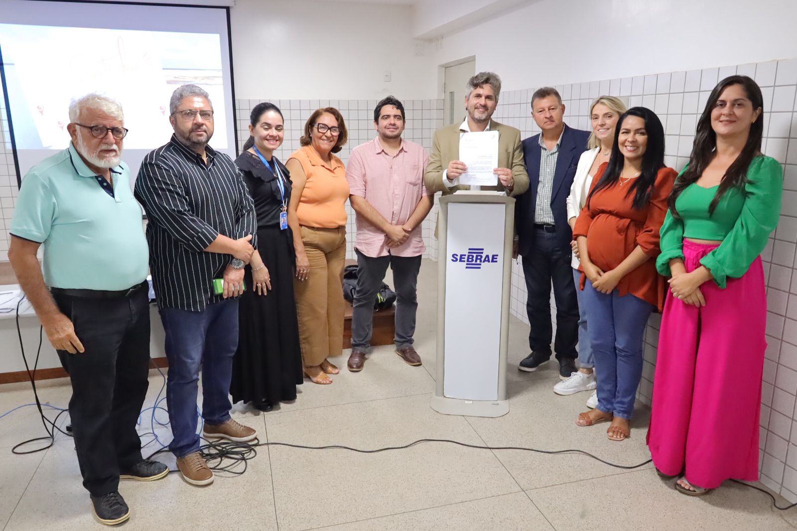 Pablo Santos debate sobre turismo com prefeitos da região litorânea