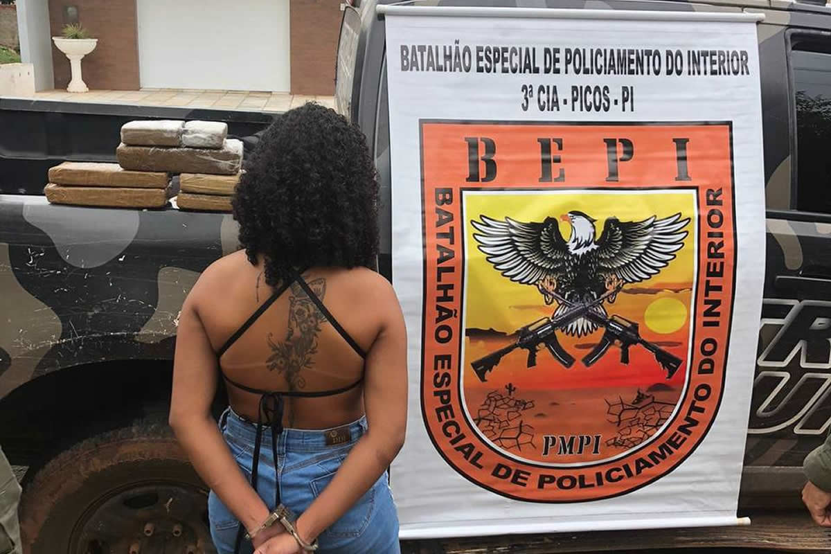 Mulher é presa por suspeita de tráfico de drogas em Picos