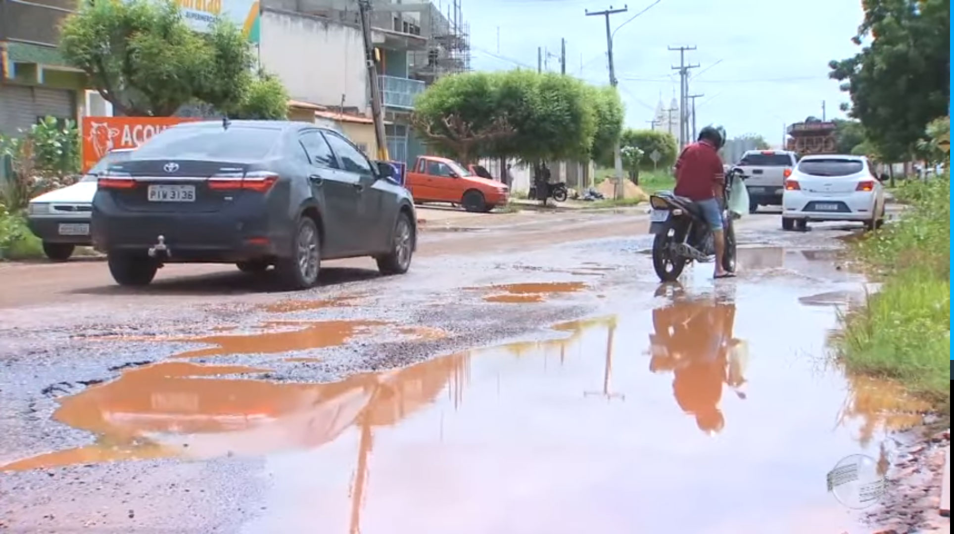 Chuvas em Picos trazem prejuízos para motoristas e pedestres; manutenção de ruas e rodovias atrasam desenvolvimento