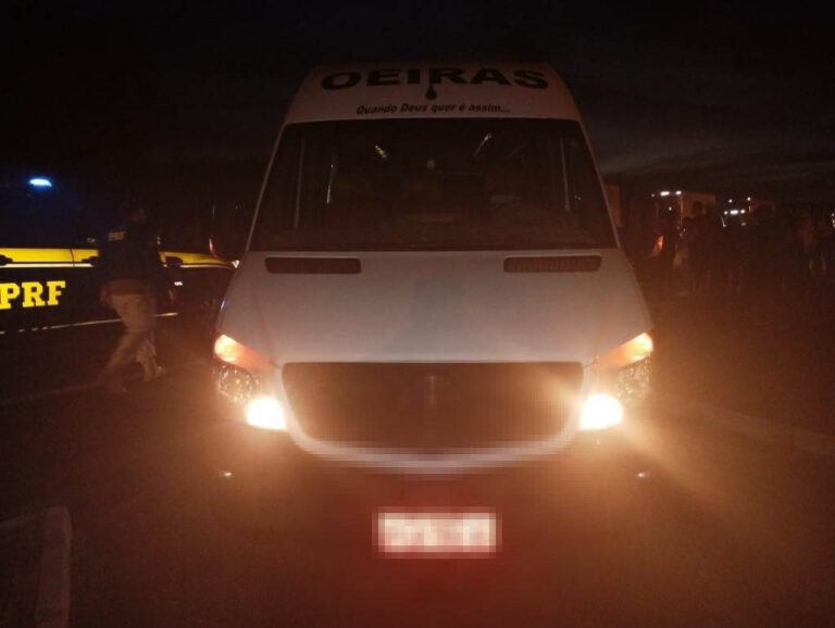 Jovem sofre lesões graves após colisão entre Van e motocicleta na BR 316 em Picos