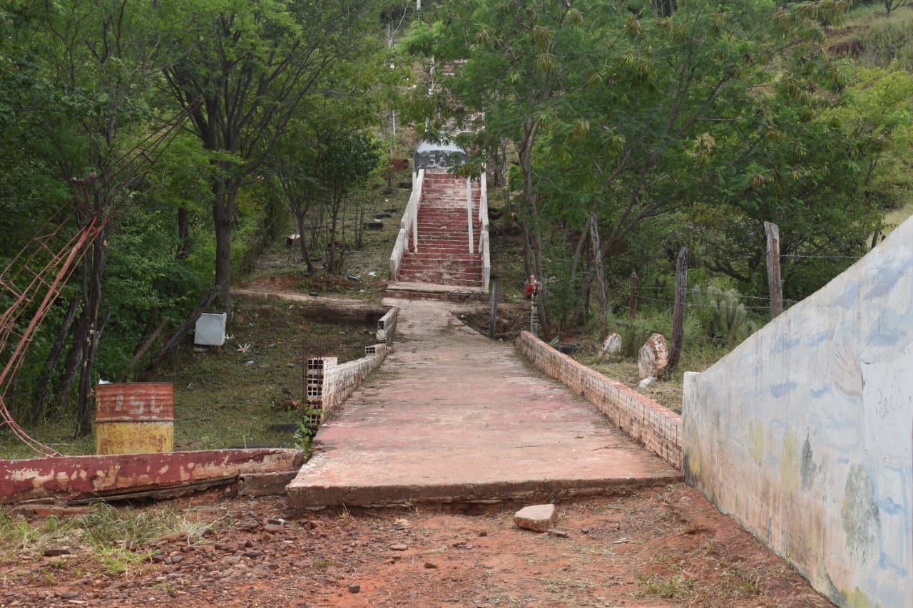 Prefeitura de Picos realiza limpeza e revitalização no Morro da Santa Cruz