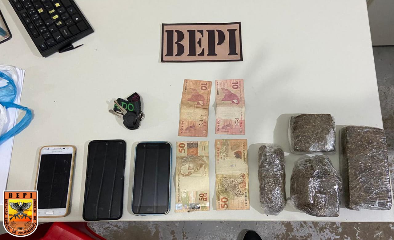 PM flagra delivery de entorpecentes em Picos; três são capturados