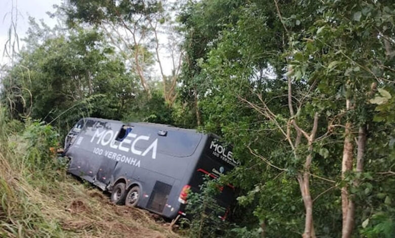 Õnibus da banda após acidente