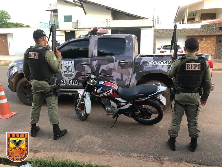 Motocicleta com sinais de adulteração é apreendida em Picos