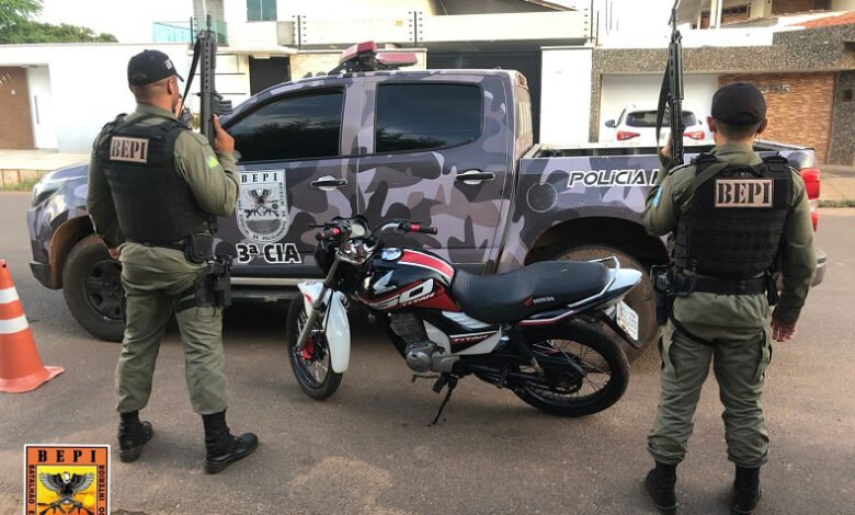 Polícia apreende moto com adulterações em Picos - PM-PI