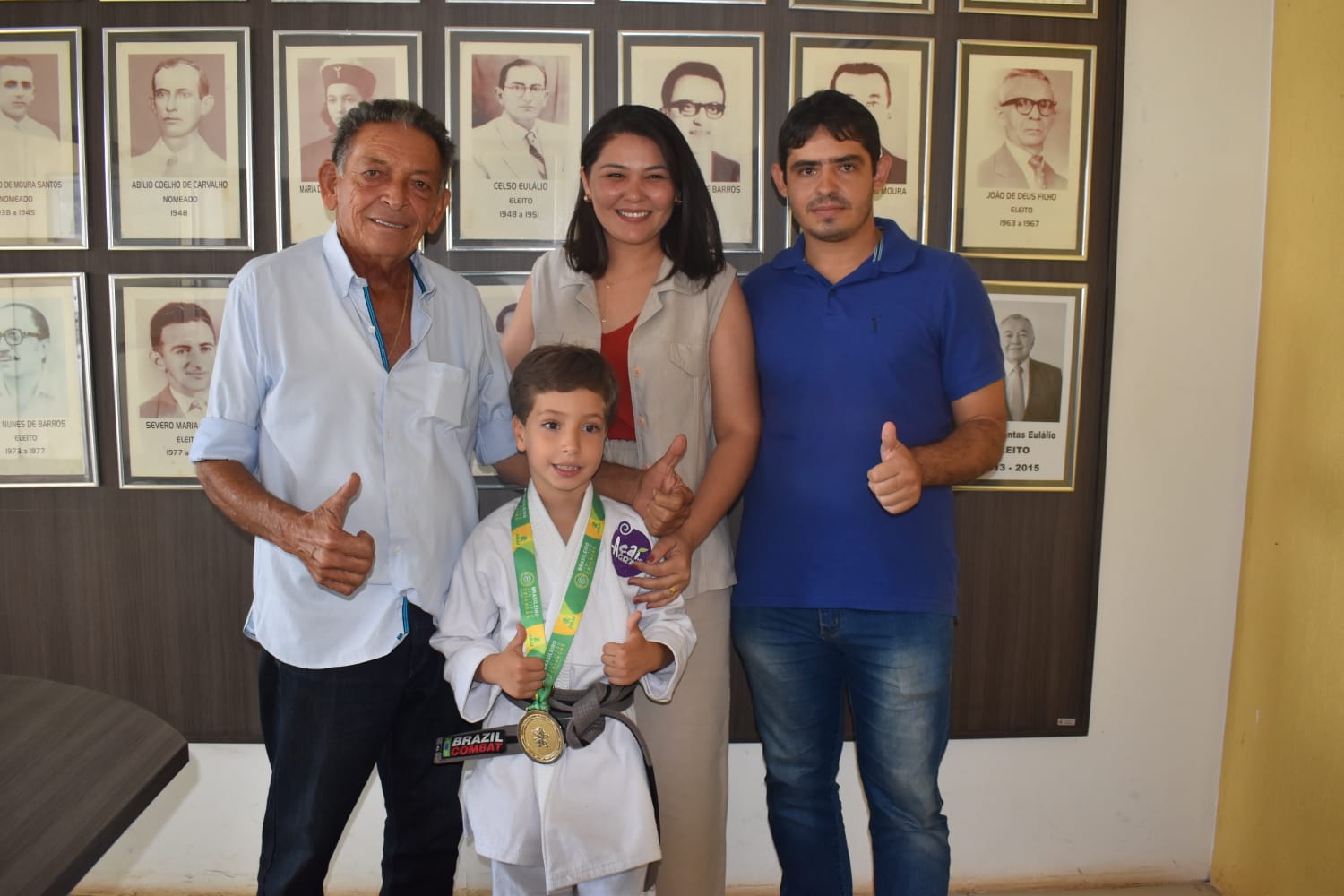 Prefeito Gil Paraibano recepciona atleta picoense de Jiu-jitsu que foi campeão nacional