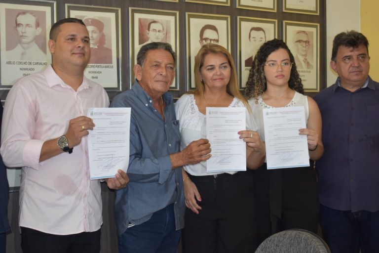 Picos: Prefeito Gil Paraibano empossa novos gestores