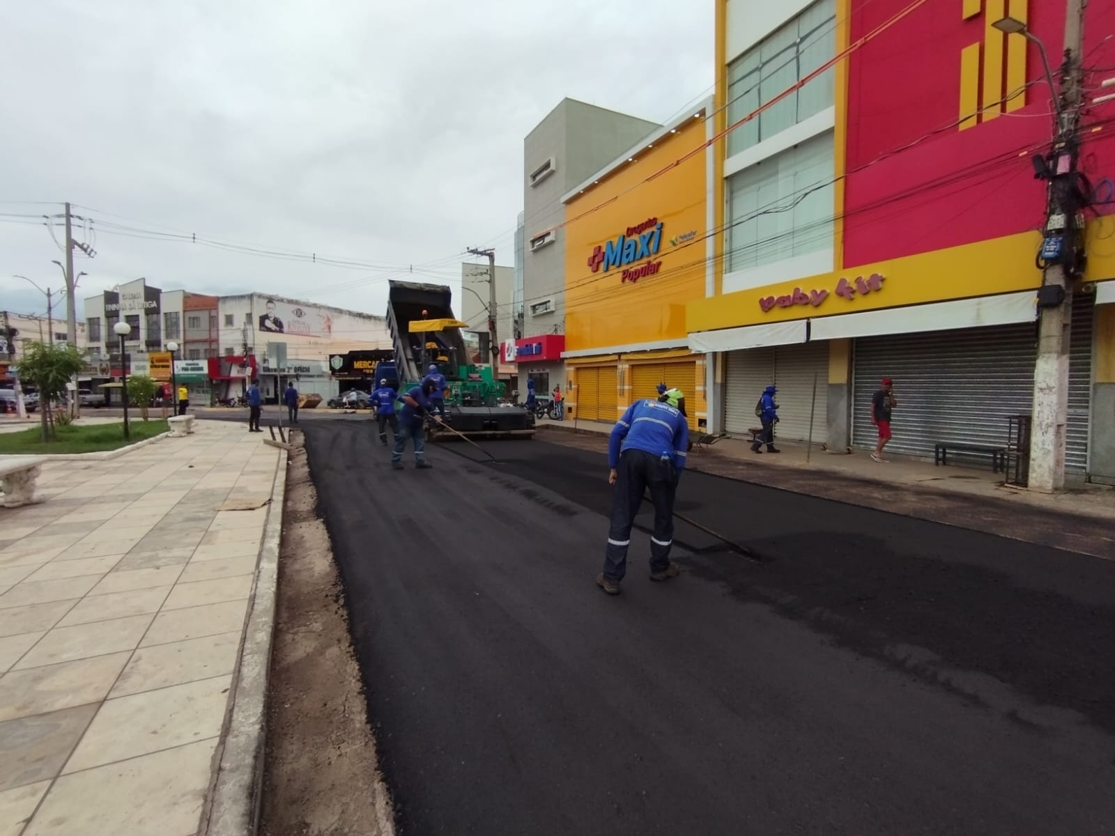 Prefeitura de Picos retoma obras de asfaltamento na cidade