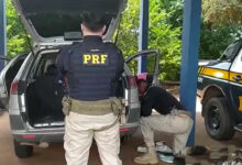 Apreensão milionária - A PRF apreendeu 20 tabletes de cocaína, avaliados em R$ 2 milhões, e prendeu dois suspeitos durante fiscalização na BR 316, em Picos, Piauí.