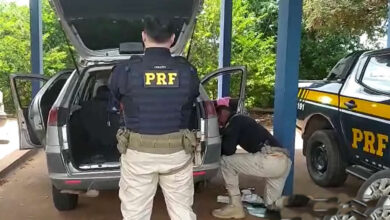 Apreensão milionária - A PRF apreendeu 20 tabletes de cocaína, avaliados em R$ 2 milhões, e prendeu dois suspeitos durante fiscalização na BR 316, em Picos, Piauí.
