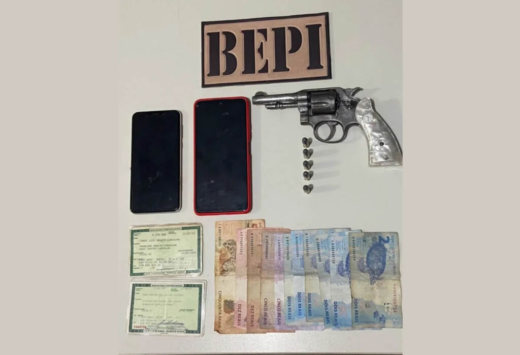 Material apreendido pela 3º Cia BEPI após prisão de dupla suspeita de roubo a mercadinho em Picos