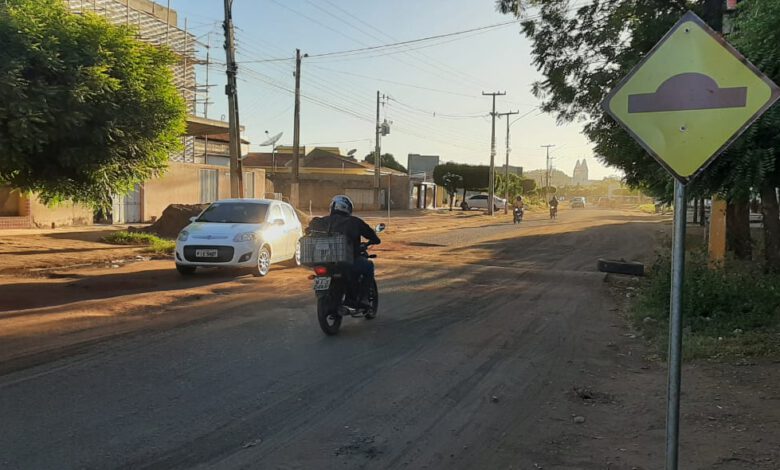 Rodovia PI 238, trecho urbano no bairro Ipueiras em Picos