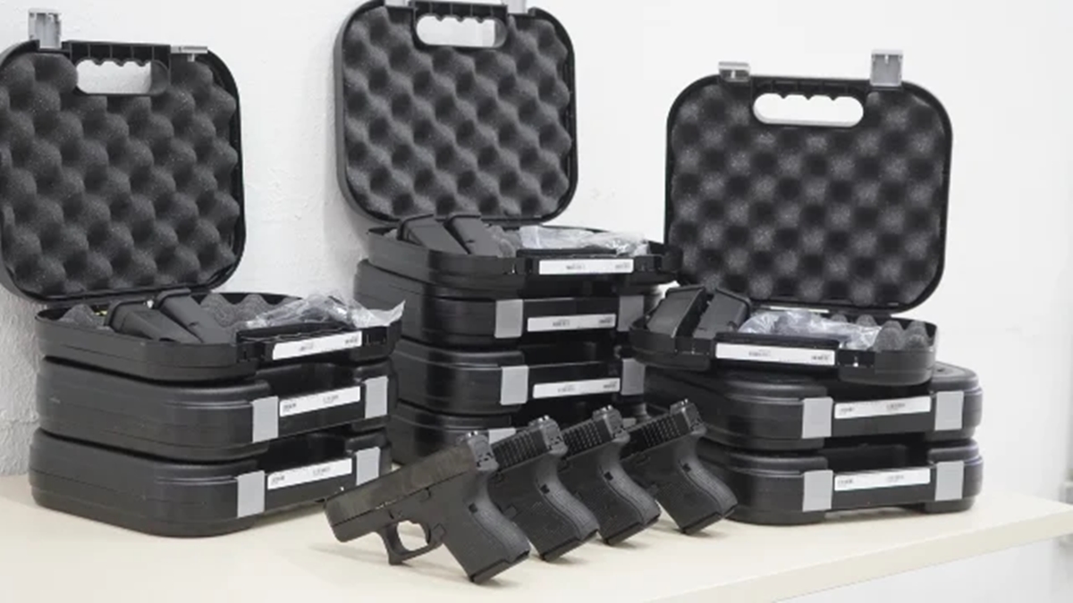 Secretaria de Segurança entrega 100 pistolas para Polícia Militar do Piauí