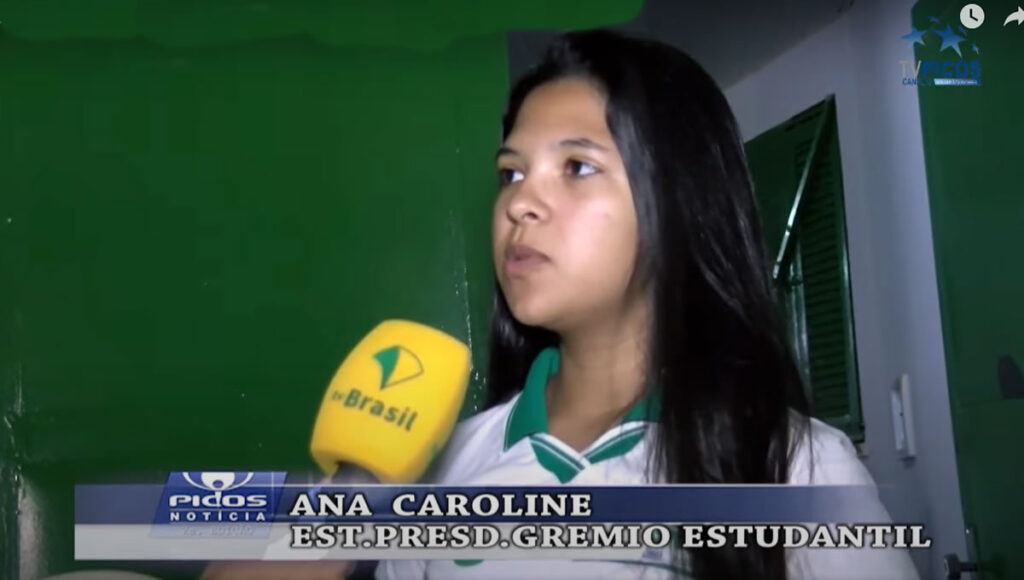 Ana Caroline, presidente de um grêmio estudantil