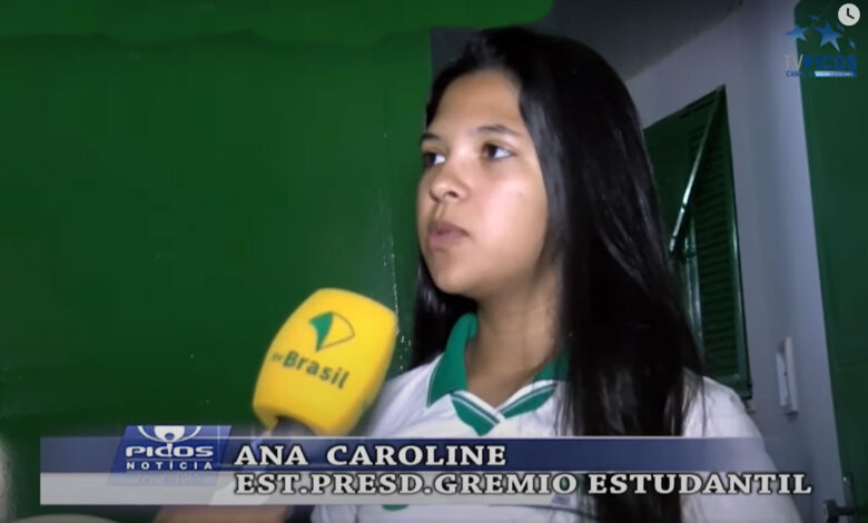 Ana Caroline, presidente de um grêmio estudantil