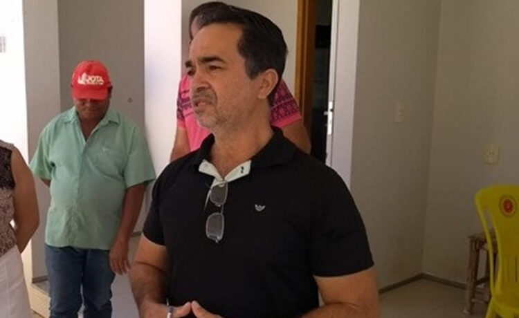 Ex-prefeito e presidente do PSD de Santana do Piauí. Valdenilson Dias Borges
