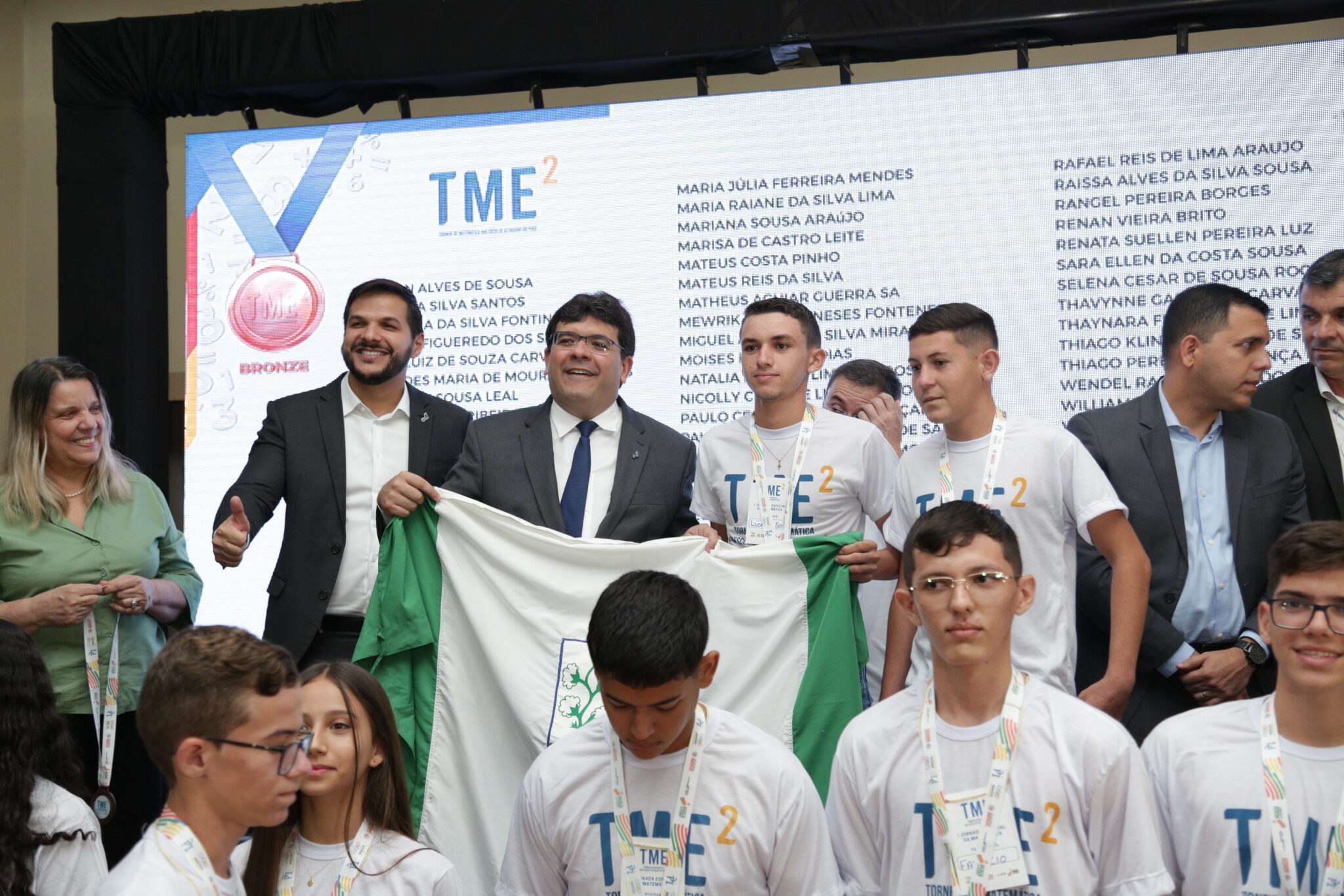Rafael Fonteles anuncia bolsa de R$ 300 para estudantes medalhistas de matemática